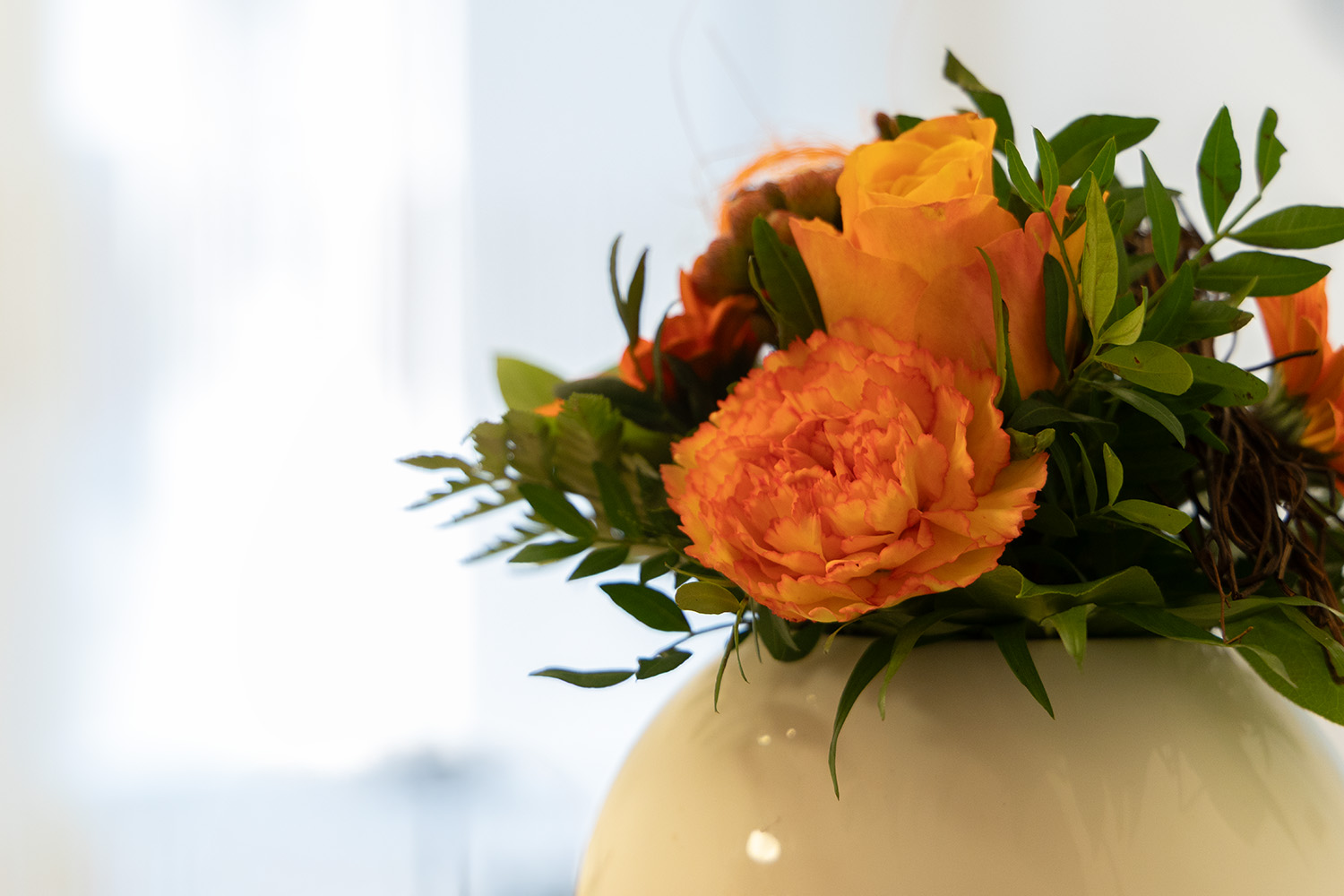 Praxisraum der Frauenarztpraxis – Detail Blumenstrauß